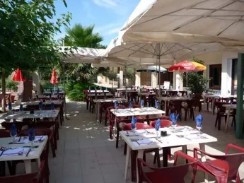 Camping - Hyères - Provence-Alpes-Côte d'Azur - Les Pins Maritimes