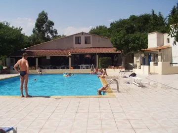 Camping - Arles - Provence-Alpes-Côte d'Azur - L'Arlésienne