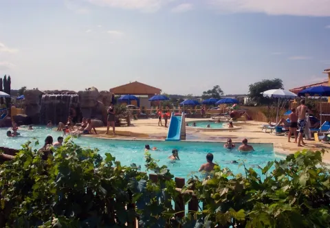 Camping - Courthézon - Provence-Alpes-Côte d'Azur - Les Sources