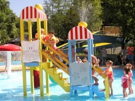 Camping - Rochebrune - Provence-Alpes-Côte d'Azur - Les Trois Lacs