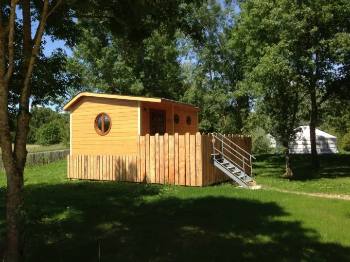 Camping - Angé - Grand Centre - l'Escale des Châteaux de la Loire