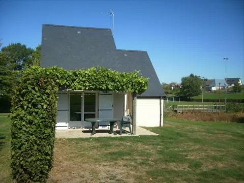Camping - Marcolès - Auvergne - l'Etang aux Hirondelles