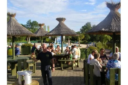 Camping - La Haye-du-Puits - Basse-Normandie - L'Etang des Haizes