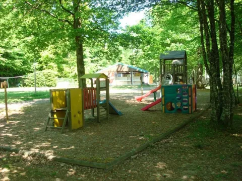 Camping - Crux-la-Ville - Bourgogne - L'Etang du Merle