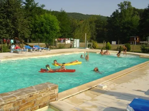 Camping - Monceaux-sur-Dordogne - Limousin - L'Europe