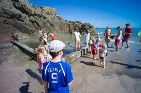 Camping - Saint-Lunaire - Bretagne - Longchamp