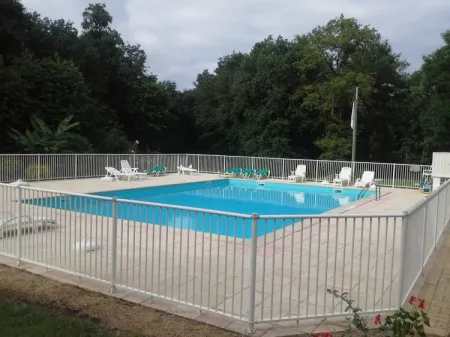 Camping - Château-Larcher - Poitou-Charentes - Naturiste La Pardière