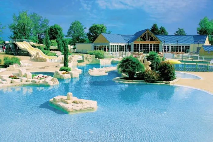 Camping - Sainte-Catherine-de-Fierbois - Grand Centre - Parc de Fierbois