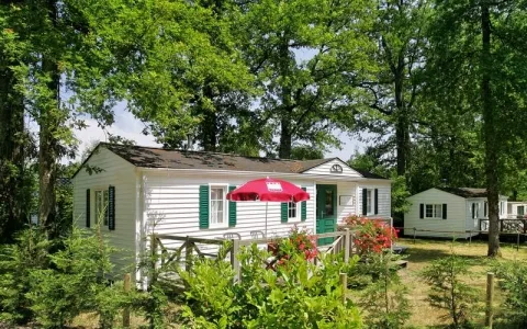 Camping - Sainte-Catherine-de-Fierbois - Grand Centre - Parc de Fierbois