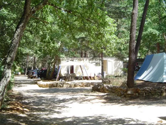 Camping - Vagnas - Rhône-Alpes - Parc Saint Sauvayre
