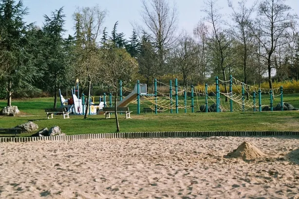 Camping - Champigny-sur-Marne - Ile de France - Paris Est