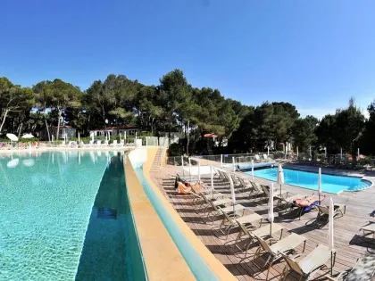 Camping - Castelnau-de-Guers - Languedoc-Roussillon - résidentiel la Pinède