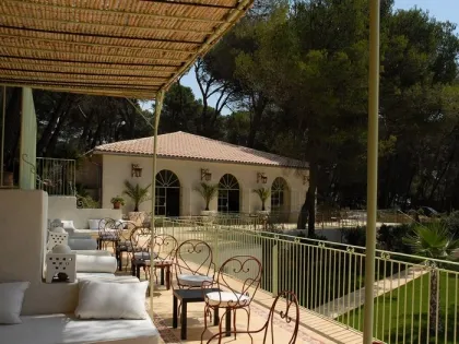 Camping - Castelnau-de-Guers - Languedoc-Roussillon - résidentiel la Pinède