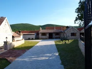 Camping - Obrovac - Primorje-Gorski Kotar - Resort Micanovi Dvori