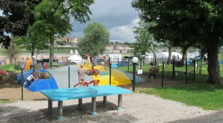 Camping - Gien - Grand Centre - Touristique de Gien
