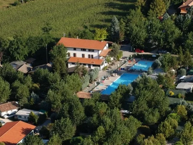 Camping - Moniga del Garda - Lombardie - Trevisago
