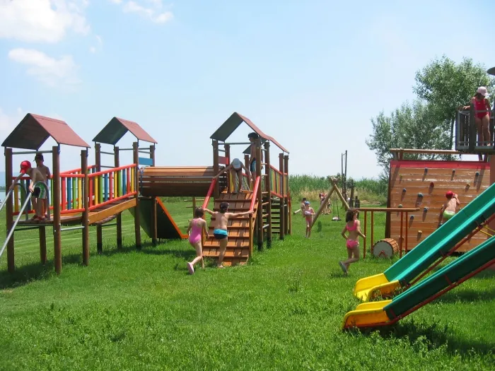 Camping - Castiglione del Lago - Ombrie - Village Badiaccia