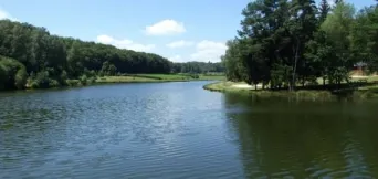 Camping - Le Rouget - Auvergne - Village chalets du Moulin du Teil