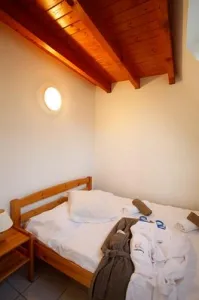 Camping - Le Rouget - Auvergne - Village chalets du Moulin du Teil