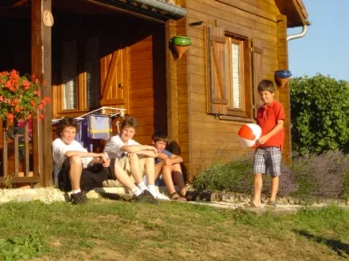 Camping - Thégra - Midi-Pyrénées - Village chalets de Thegra