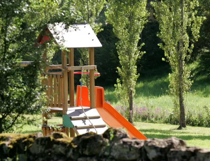 Camping - Thégra - Midi-Pyrénées - Village chalets de Thegra