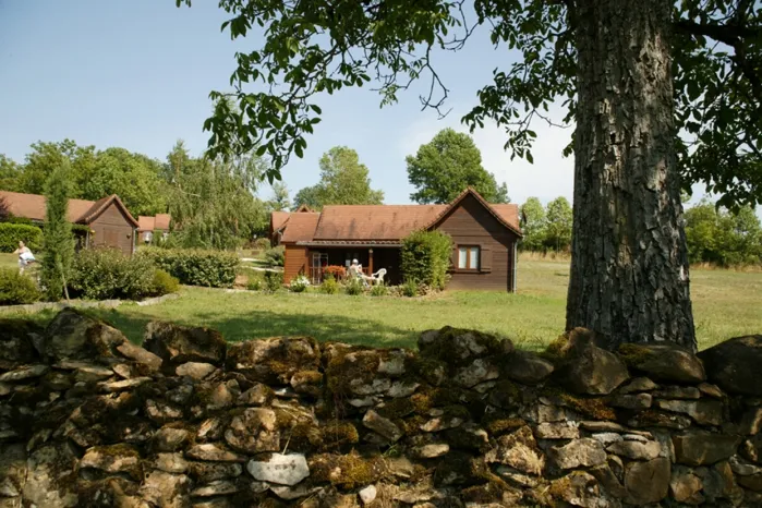 Camping - Thégra - Midi-Pyrénées - Village chalets de Thegra