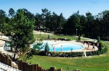 Camping - Brossac - Poitou-Charentes - Village de gîtes de l'Etang Vallier