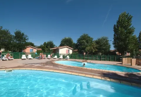 Camping - Montlaur - Languedoc-Roussillon - Village de Vacances Le Hameau des Genets