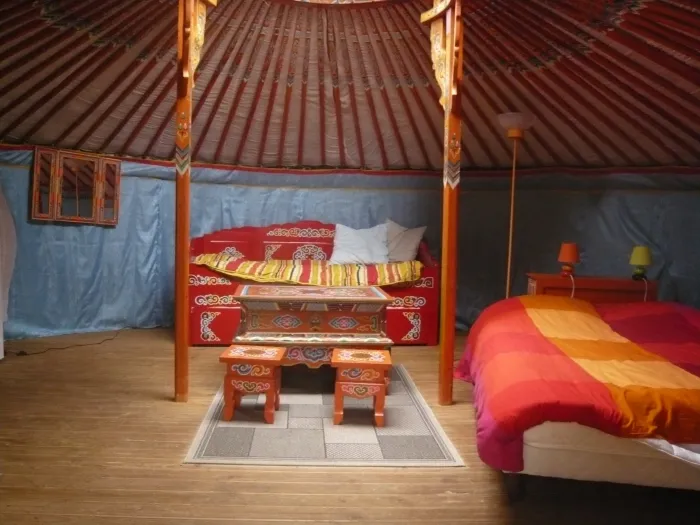 Camping - Plessix-Balisson - Bretagne - Village de Yourtes