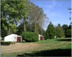 Camping - Plessix-Balisson - Bretagne - Village de Yourtes