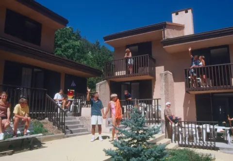 Camping - Guillaumes - Provence-Alpes-Côte d'Azur - Village Guillaumes