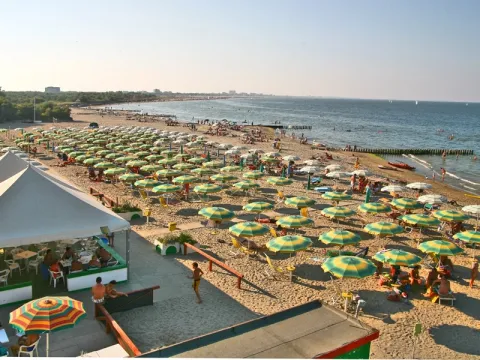 Camping - Lido Di Spina - Emilie Romagne - Village Spina