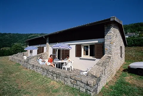 Camping - Neuvéglise - Auvergne - Village Vacances de Lanau