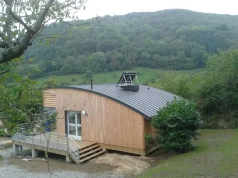 Camping - Menet - Auvergne - Village Vacances du Lac de Menet