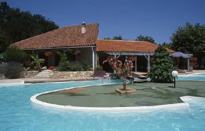 Camping - Saint-Sozy - Midi-Pyrénées - Village Vacances du Port