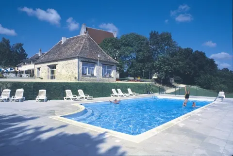 Camping - La Bussière - Poitou-Charentes - Village Vacances La Bertholière