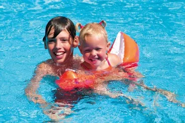 Camping - Forges-les-Eaux - Haute-Normandie - Village Vacances Le Milcipie