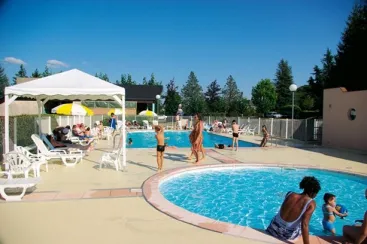 Camping - Espalion - Midi-Pyrénées - Village Vacances Aux Portes des Monts d’Aubrac