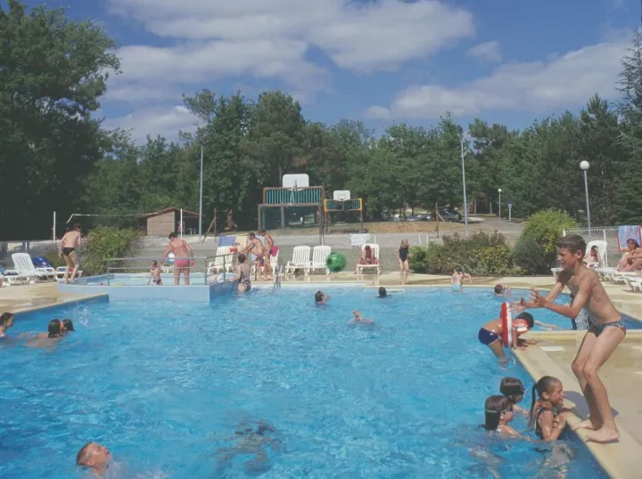 Camping - Prayssac - Midi-Pyrénées - Village Vacances Les Bois de Prayssac