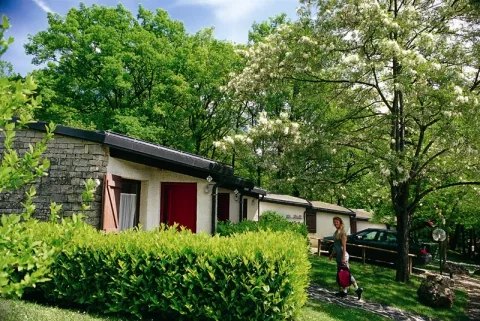 Camping - Najac - Midi-Pyrénées - Village Vacances Les Hauts de Najac