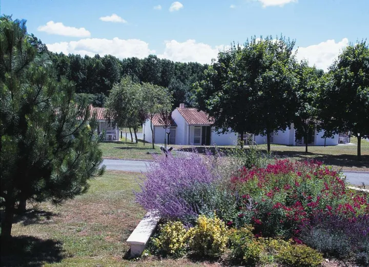 Camping Village Vacances Les Peupliers - Tonnay-Boutonne