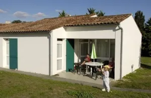 Camping - Tonnay-Boutonne - Poitou-Charentes - Village Vacances Les Peupliers
