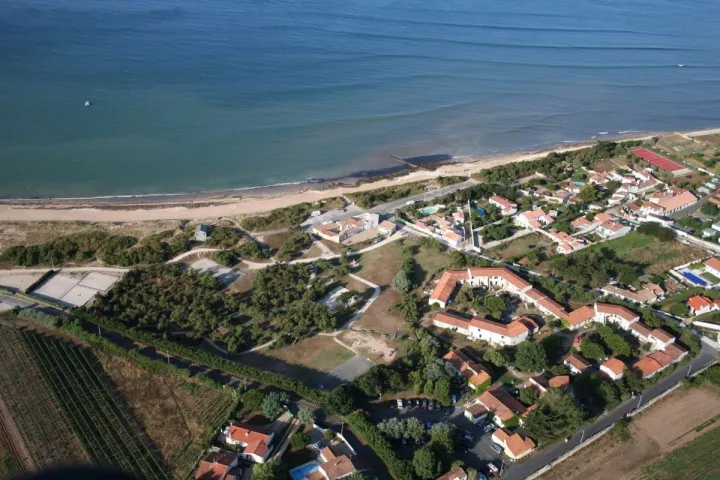 Camping - Sainte-Marie-de-Ré - Poitou-Charentes - Village Vacances Montamer