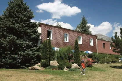 Camping - Saint-Bonnet-en-Champsaur - Provence-Alpes-Côte d'Azur - Villages Saint-Bonnet-en Champsaur