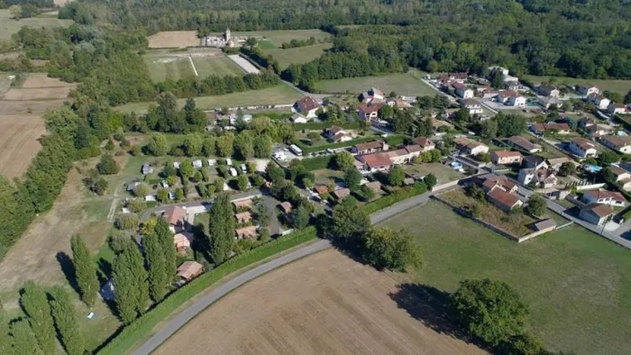 Camping - Saint-Romain-de-Jalionas - Rhône-Alpes - A la Ferme des Epinettes