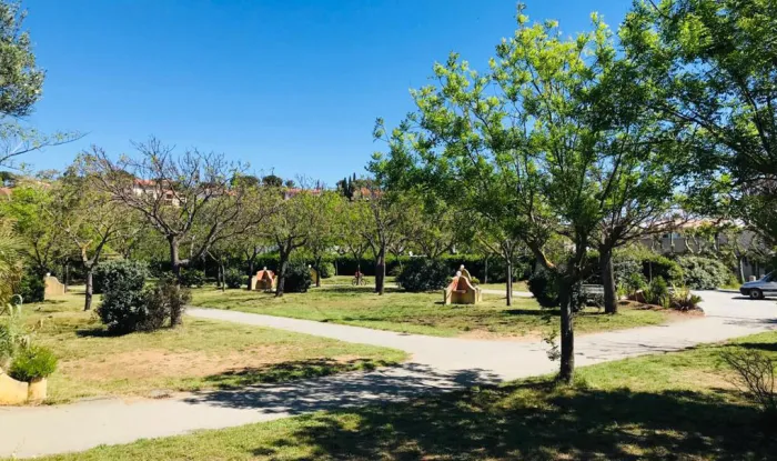 Camping - Roquebrune-sur Argens - Provence-Alpes-Côte d'Azur - Au Paradis des Campeurs
