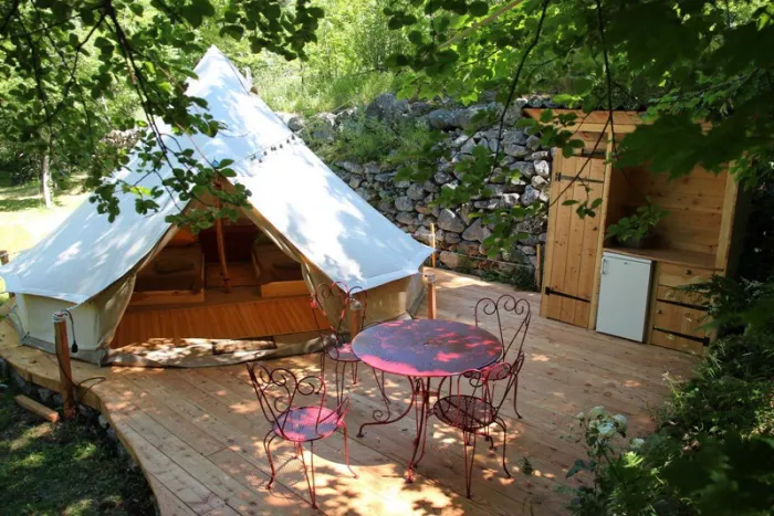 Camping - Mayres - Rhône-Alpes - Auprés de mon Arbre