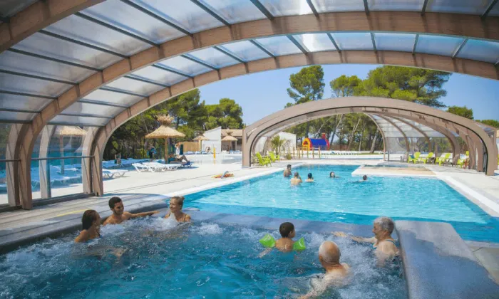 Camping - Vedène - Provence-Alpes-Côte d'Azur - Avignon Parc