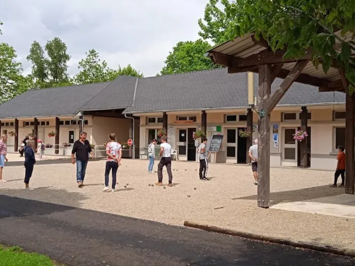 Camping - Pléaux - Auvergne - Camping L'échappée verte
