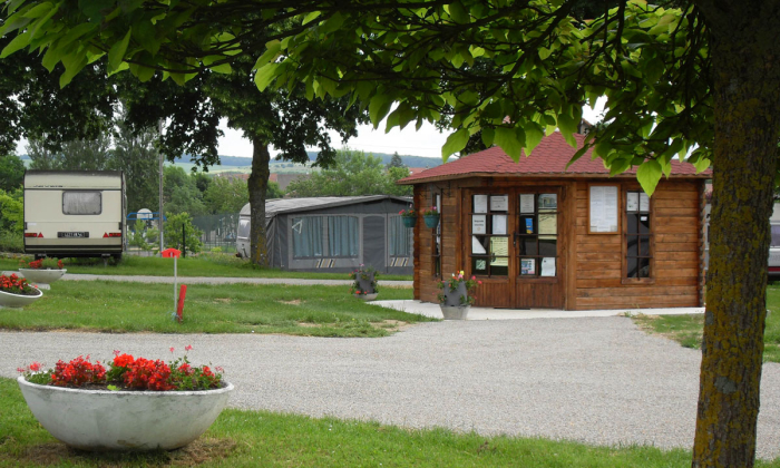 Camping Municipal Les Ilys Haut - Consenvoye